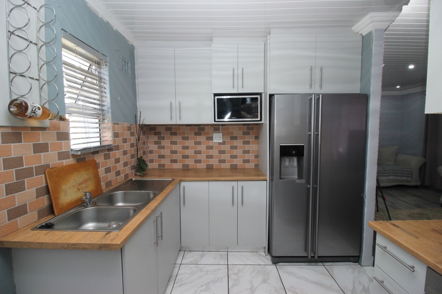 3 Bedroom Property for Sale in Elsies River Western Cape